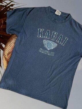 Kauai Hawaii Honu turtle faded navy blue 100% cotton tee printed in Honolulu 🍸
